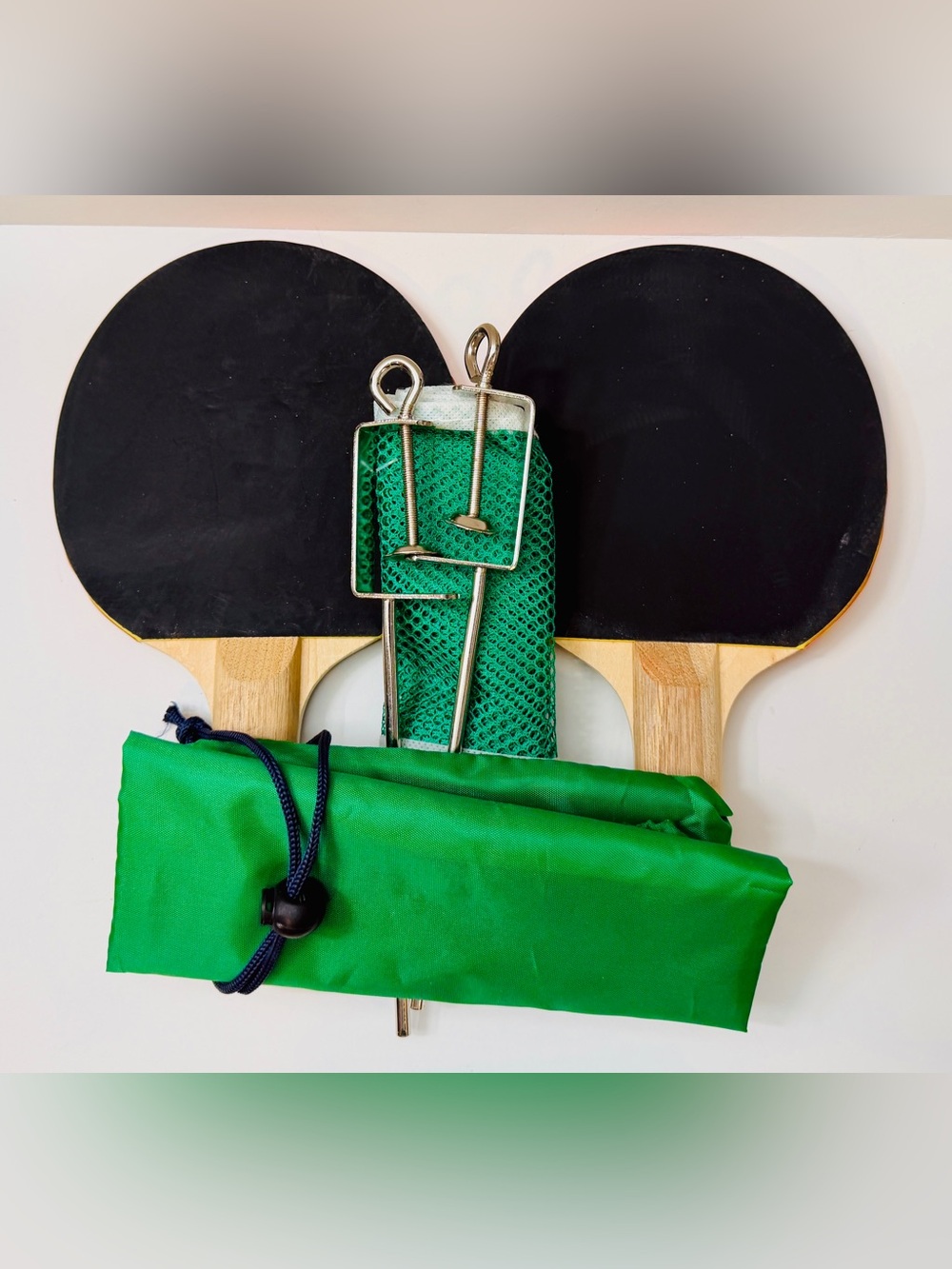 NWOT Portable Table Tennis Ping Pong Set Net Paddles Case